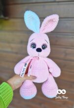 Roosa erikõrvadega jänes Katsikukingitus