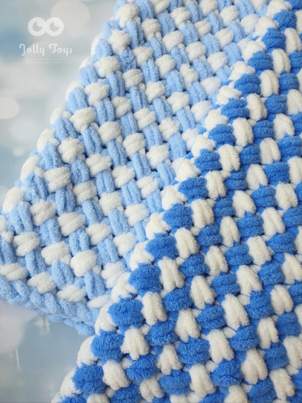 20220129_113316_1643479707095 Baby blanket blue/white - Image 3