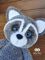 Personalized crocheted raccoon - Image 3