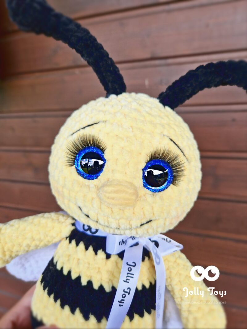 20230816_152930_1692189650001 Crochet bee, a happy handicraft toy - Image 3