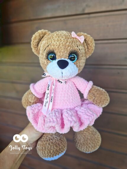 Karutüdruk roosas kleidis