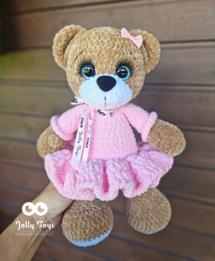 Karutüdruk roosas kleidis