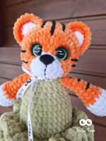 Tiger girl in pistachio colored dress. Gift box with name and date of birth - Image 2