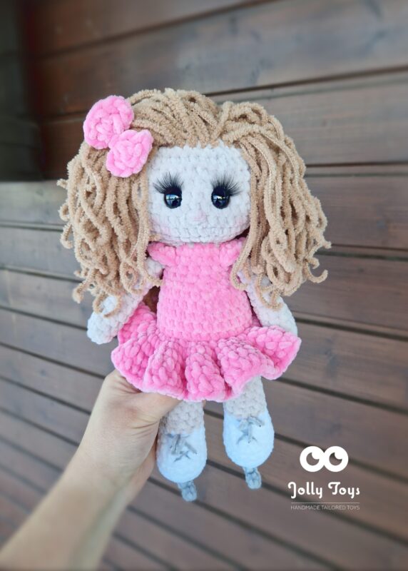 20230226_162705_1677422375412 Figure skater doll with brown hair - Image 1