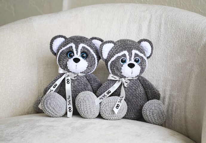 1G0A3363s Personalised crocheted raccoon - Image 1