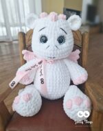 White/pink dragon girl