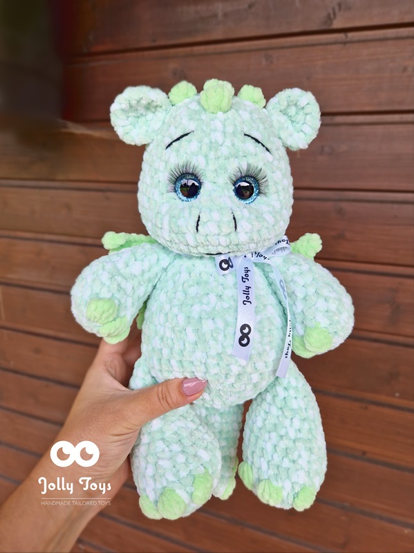 20240827_164801_1724770971564 Mint green spotted dragon - Image 1