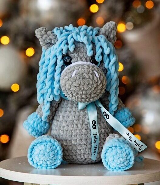 1G0A7285s Grey crocheted horse with light blue mane -newborn gift for the 2026 Year of the Horse - Image 1