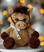 Suur tumepruun hobune 2026 aasta sümbol Nimeline katsikukingitus