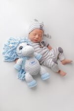 Nimeline valge sinisega hobune 2026 aasta katsikukingitus